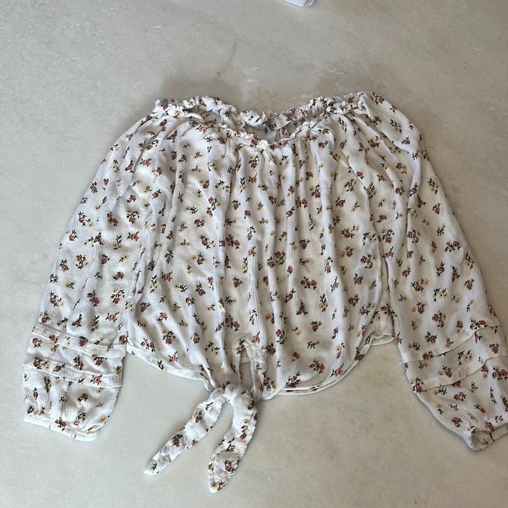 Hollister Floral Top Size S - Juniors